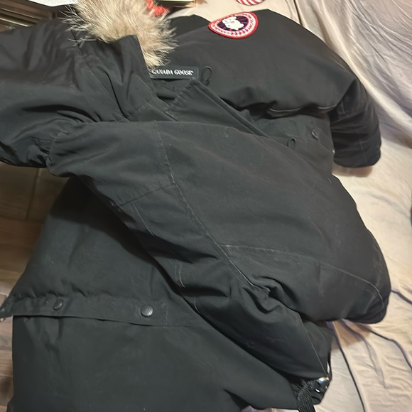 Authentic 🇨🇦 Canada goose jacket - Picture 17 of 17